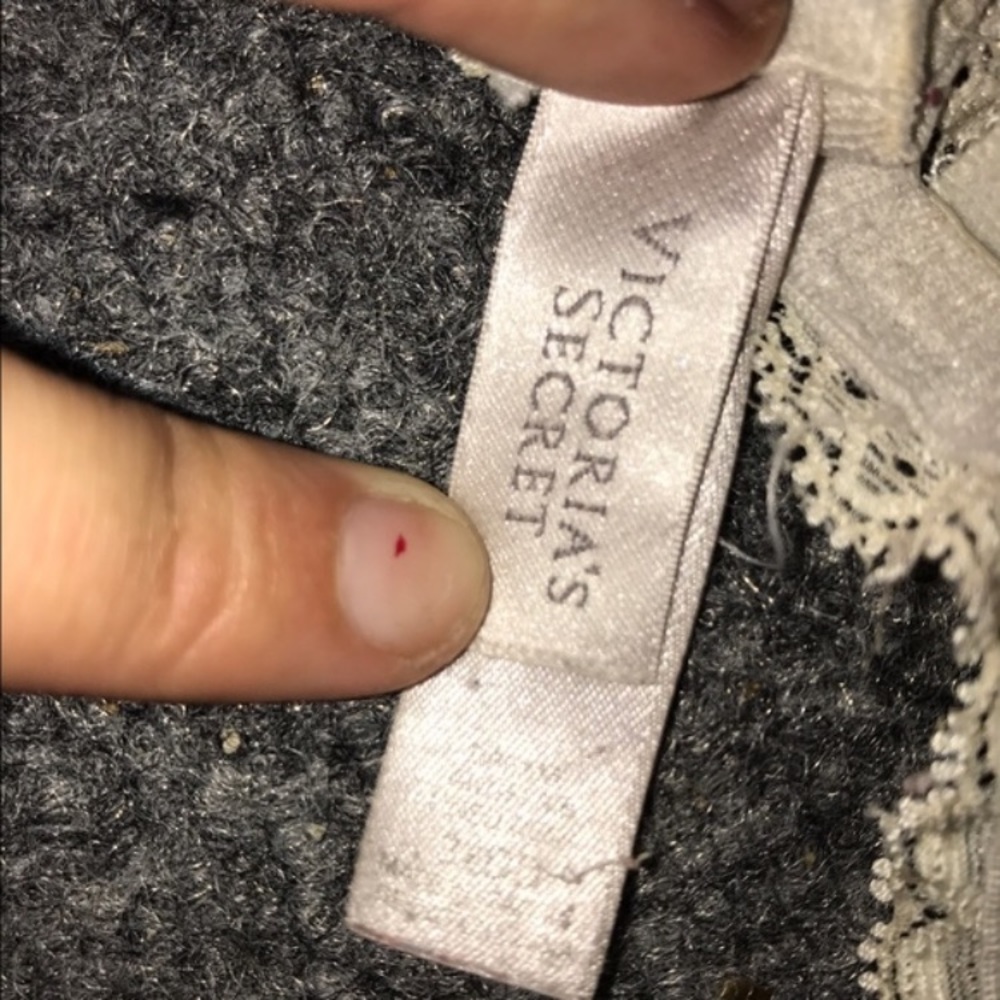 Victoria Secret Bra - Picture 2 of 2